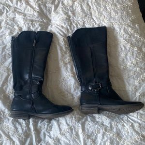 Size 8.5 tall black zip-up boots